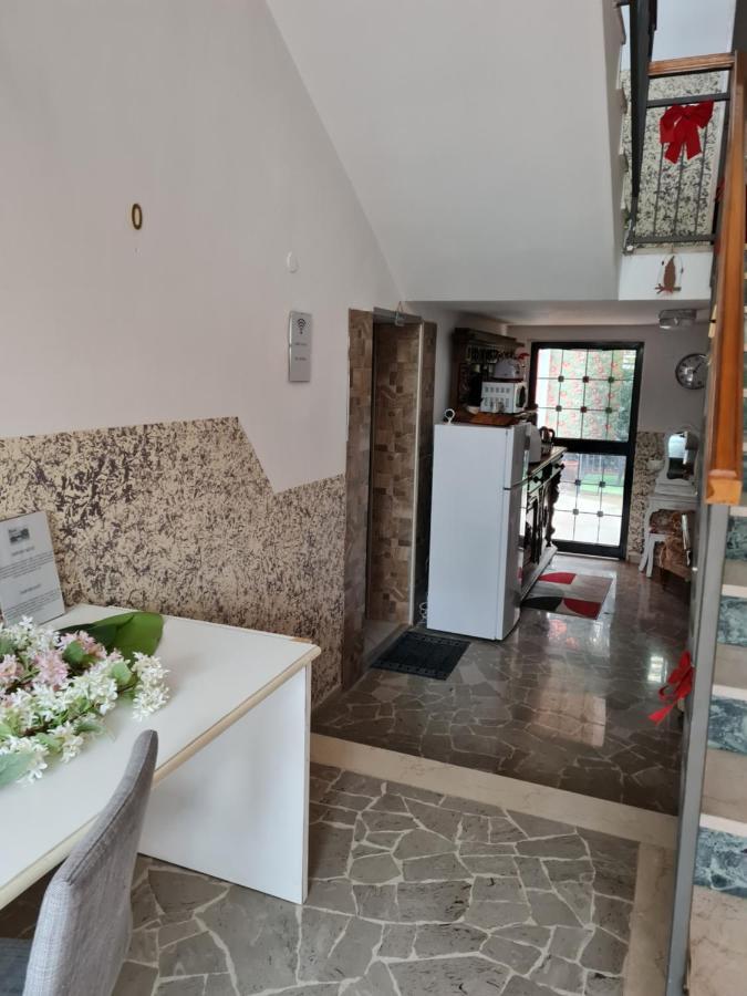 מלון אוריו אל סריו Landlady Airport Orio Bergamo Ida מראה חיצוני תמונה