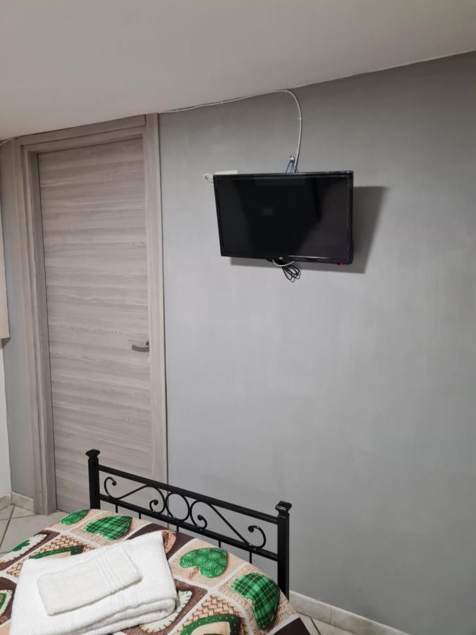 מלון אוריו אל סריו Landlady Airport Orio Bergamo Ida מראה חיצוני תמונה