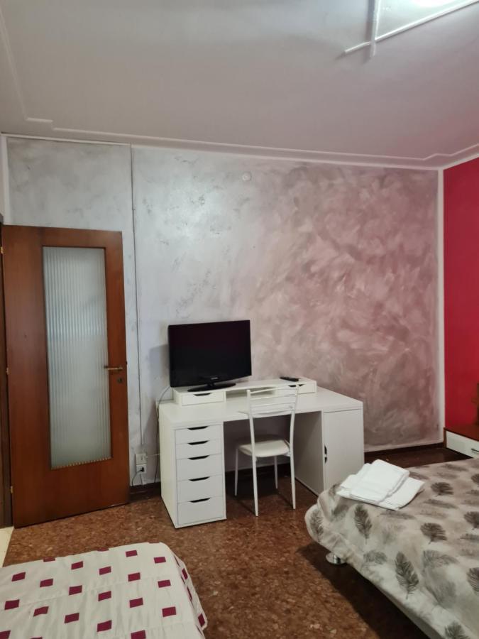 מלון אוריו אל סריו Landlady Airport Orio Bergamo Ida מראה חיצוני תמונה