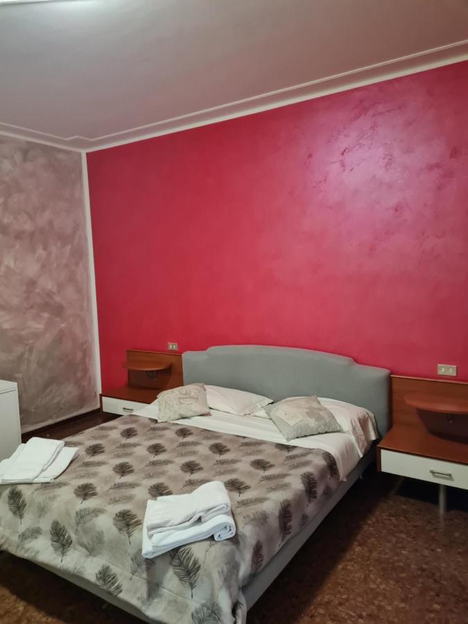 מלון אוריו אל סריו Landlady Airport Orio Bergamo Ida מראה חיצוני תמונה